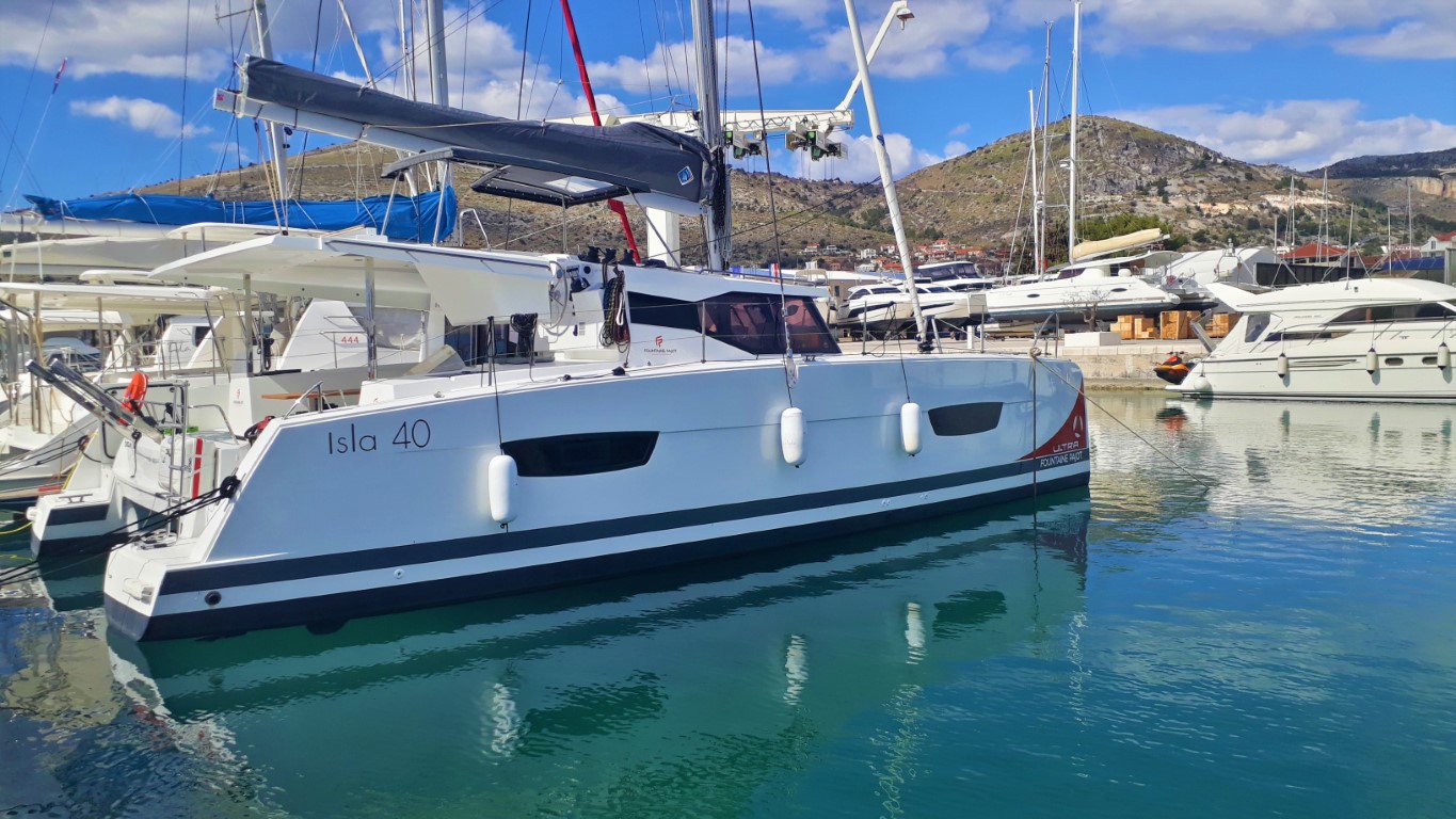 Catamaran Isla 40