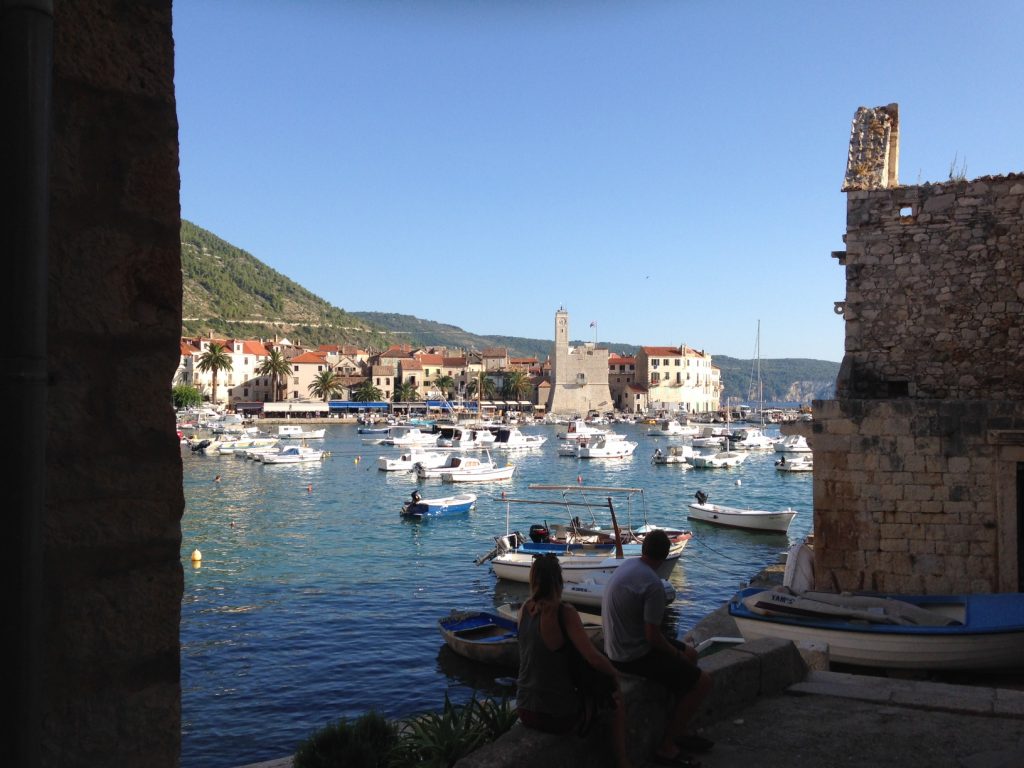 This image has an empty alt attribute; its file name is Komiza-kroz-kaletu-1024x768.jpg