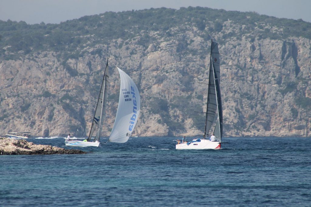 This image has an empty alt attribute; its file name is Susac_regata-11-1024x683.jpg