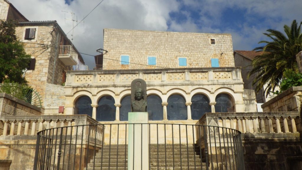 This image has an empty alt attribute; its file name is Milna_otok_Brac-7-1024x576.jpg